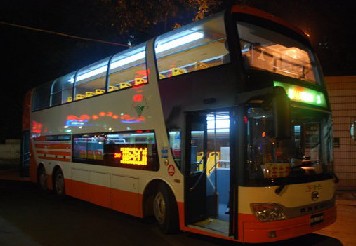 来广州坐双层巴士去寻找春天吧！